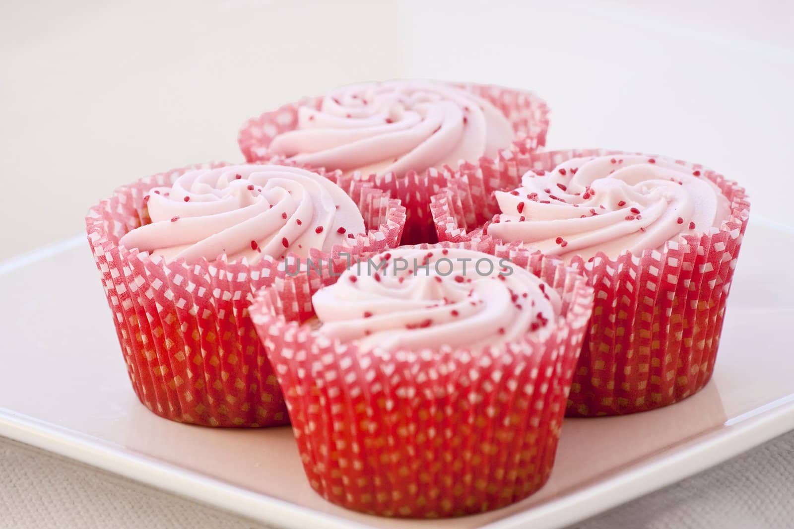 Strawberry swirl cupcakes by darkhorse2012