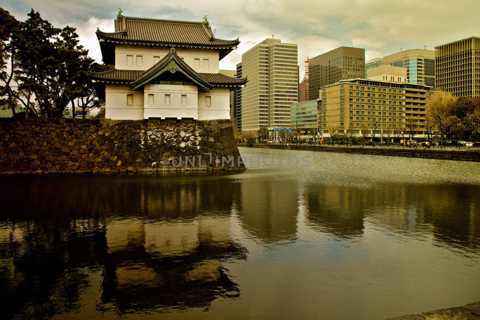 Imperial Palace in Tokyo with the city in the background