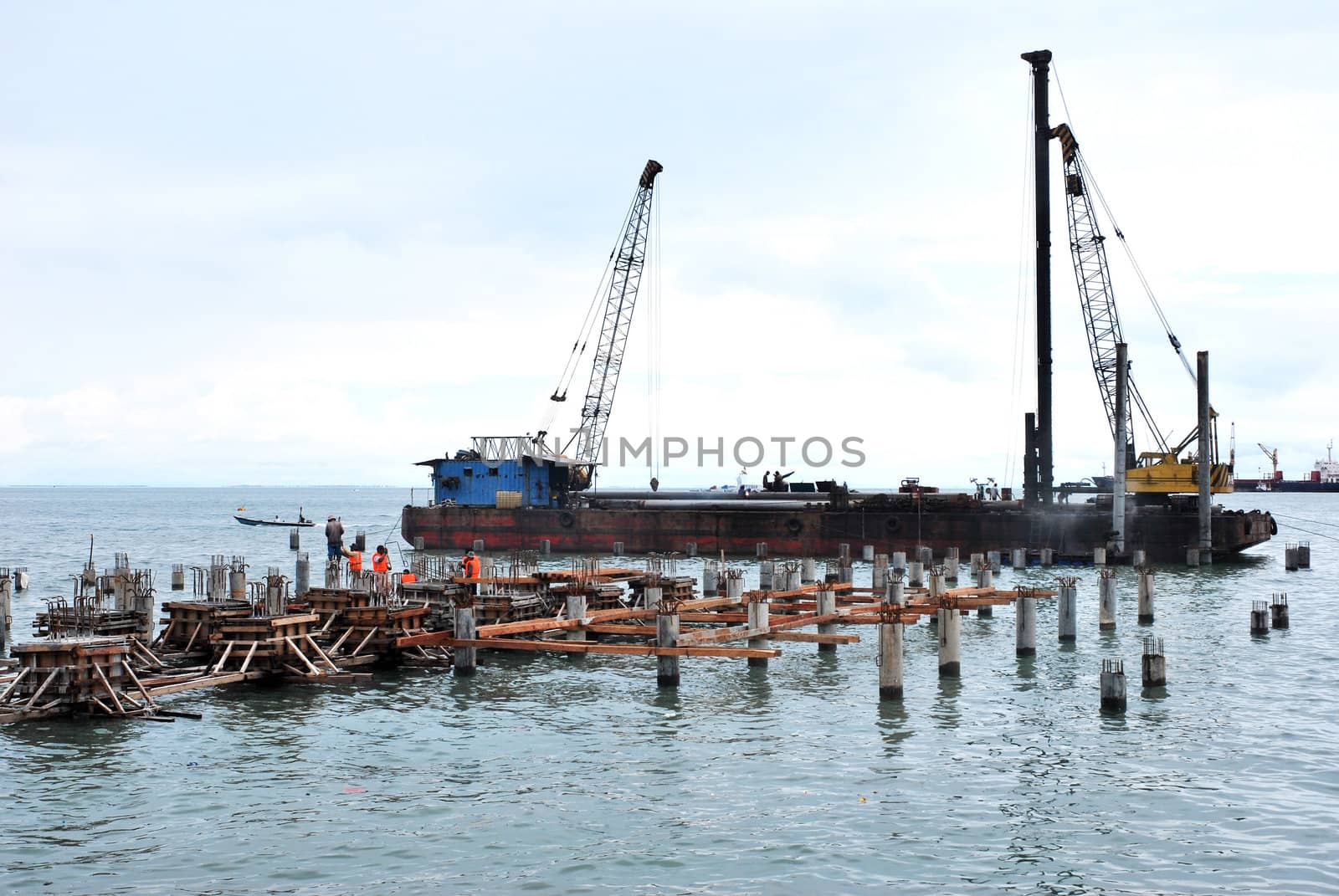 port construction in the middle of the sea