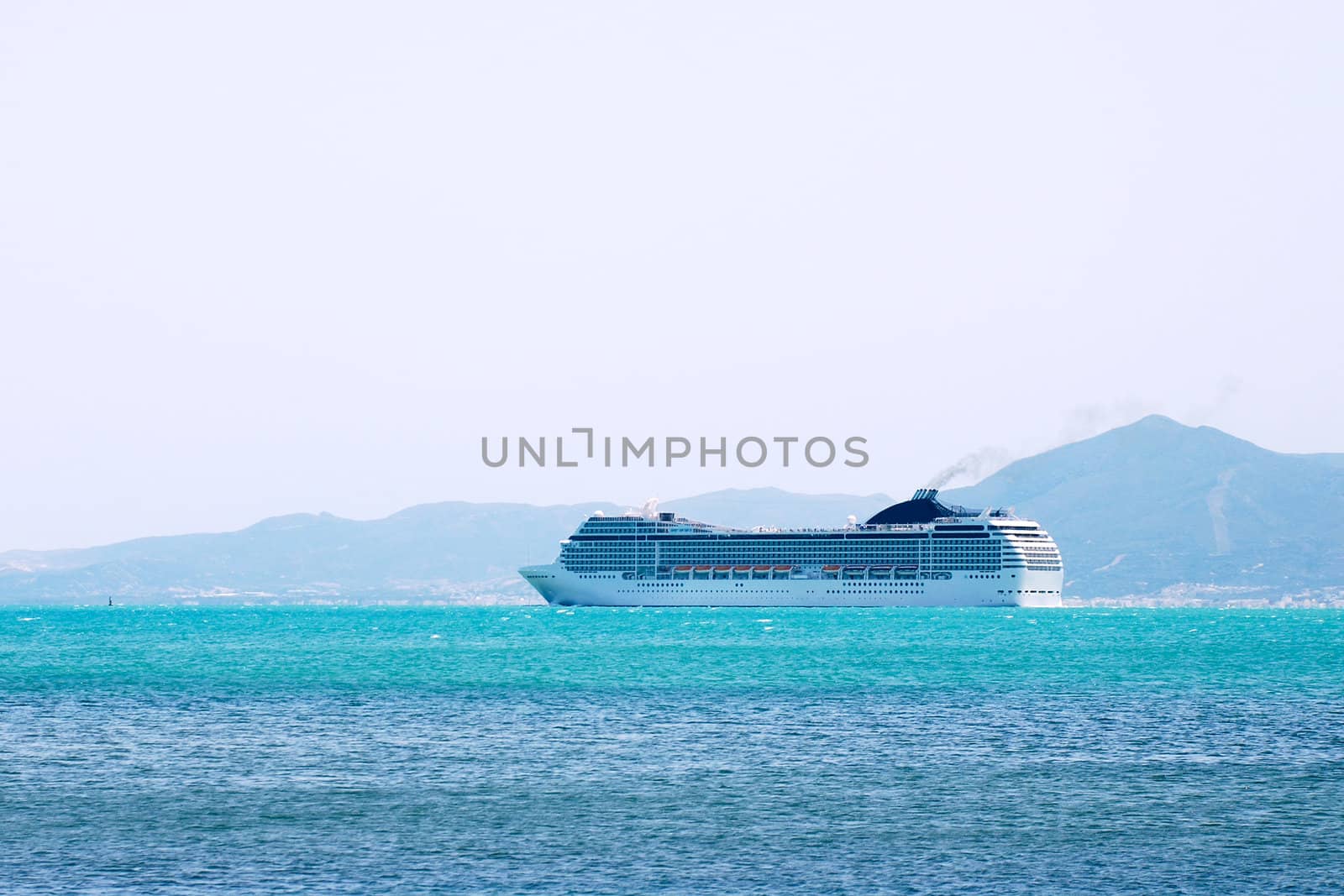 Big Cruise Liner by y_serge