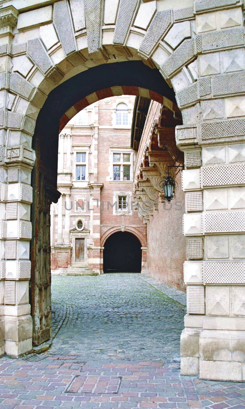 portico and courtyard in toulouse