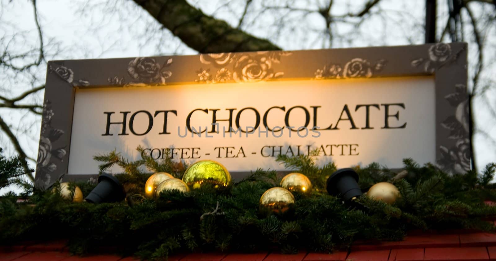 Sign with the text "HOT CHOCOLATE" during Christmas time