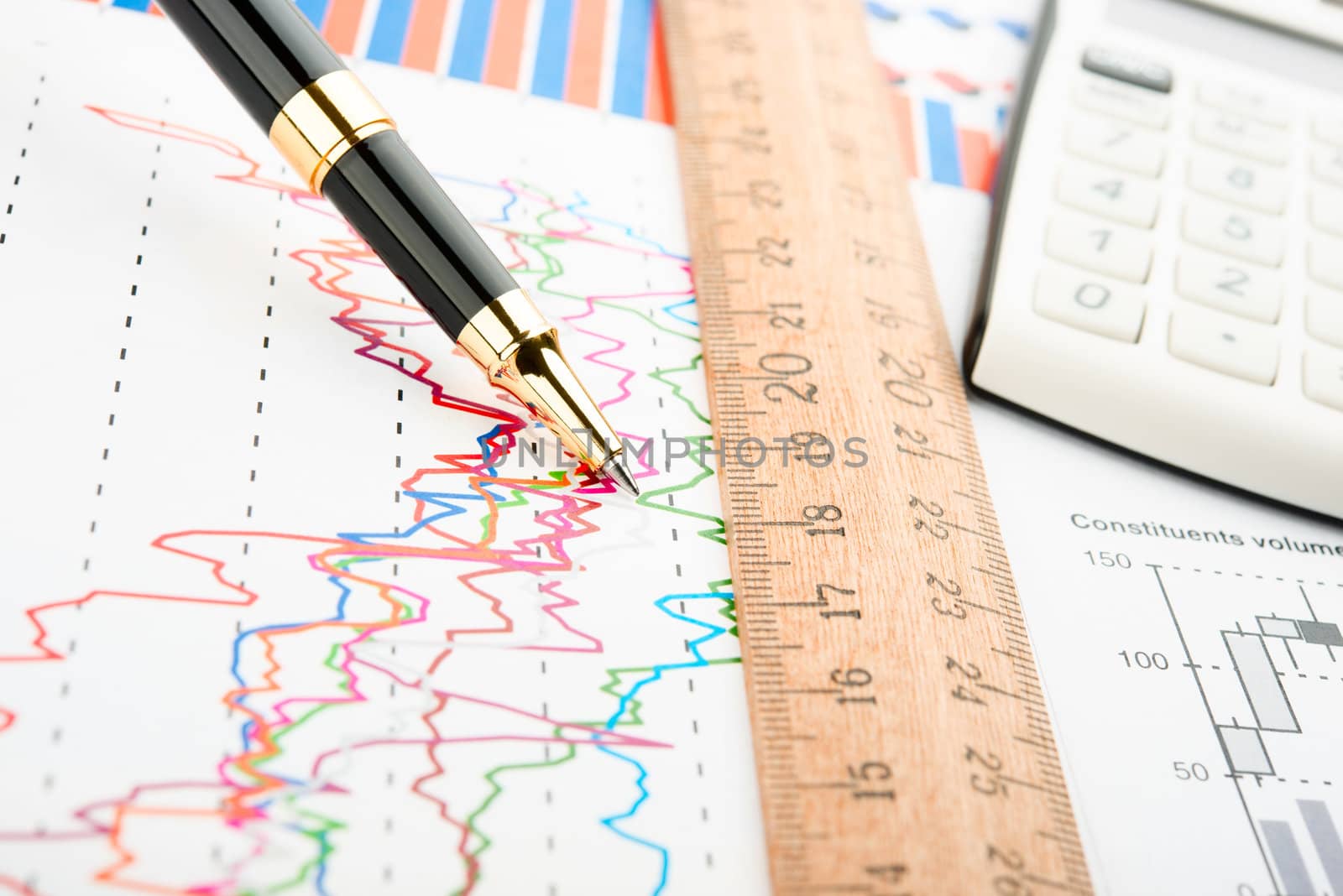 Pen showing a diagram on a report
