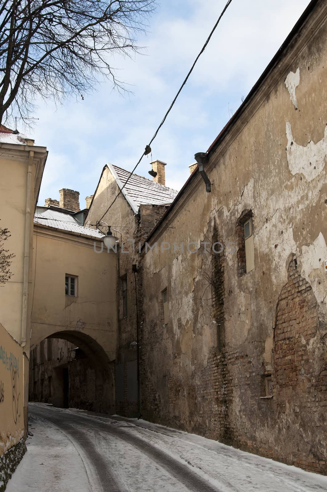 Street in Vilnius by johnnychaos