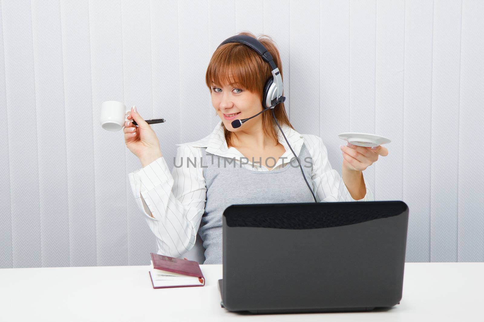 Employee assistance services online. Girl in a playful mood