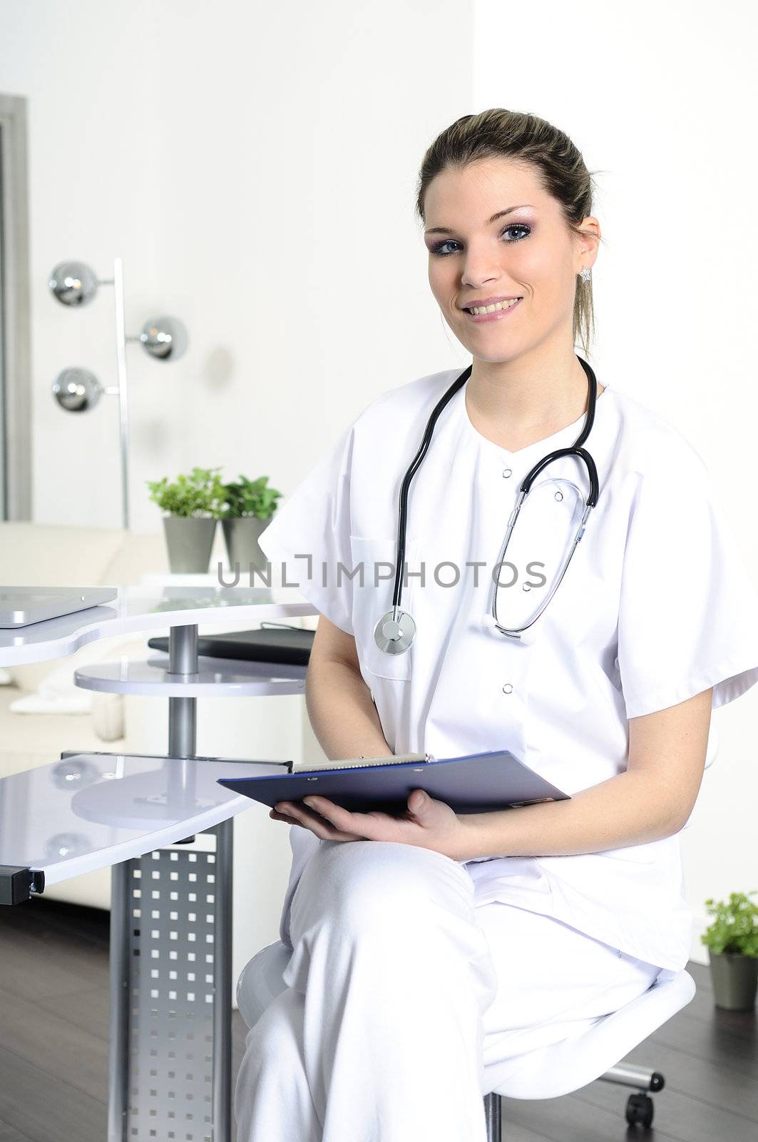 medical woman
 by ventdusud