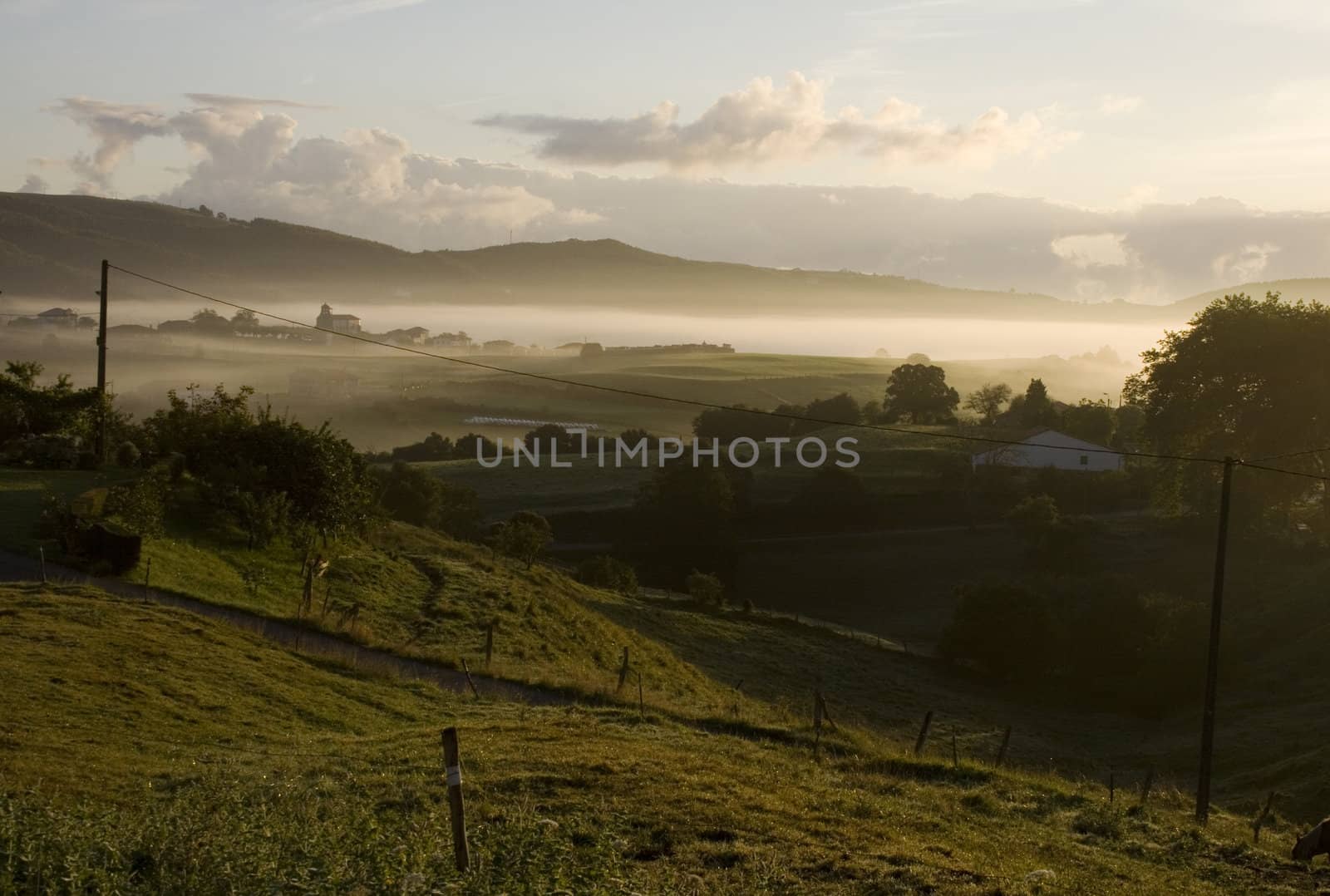 Guemec, Sunrise in the spanish countryside