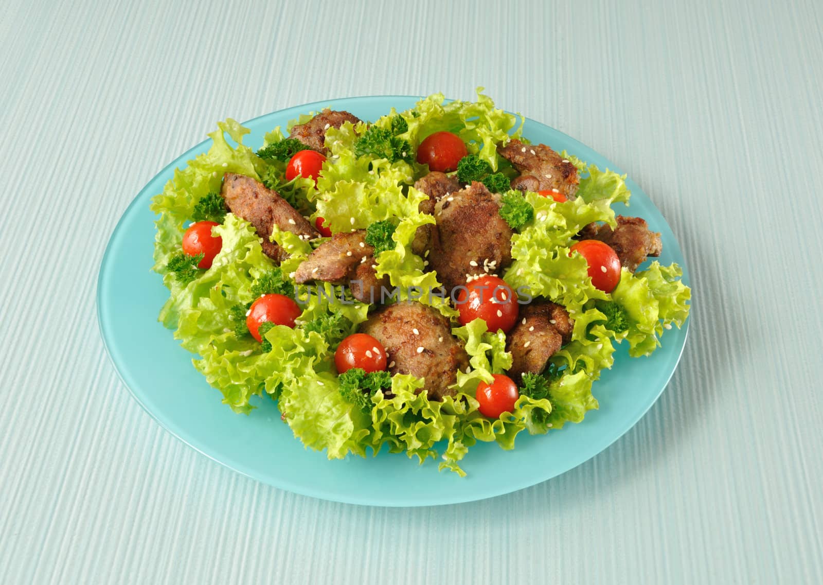Green salad with chicken liver by Apolonia