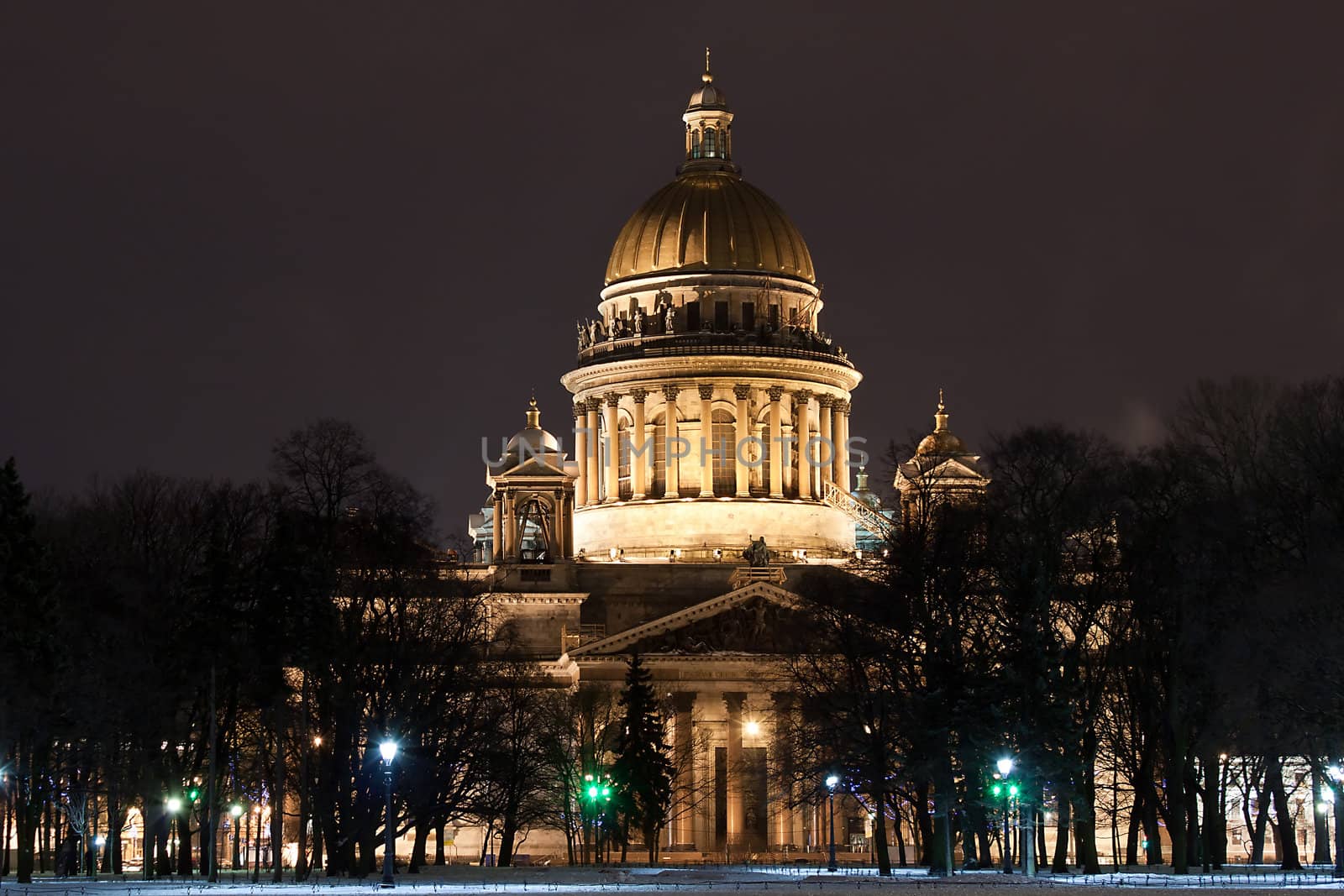 night horizontal view of St. Isaac's Cathedral in Saint Petersburg, Russia