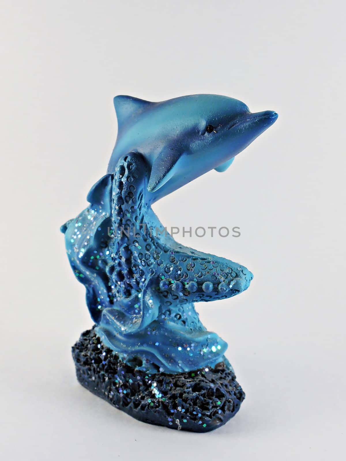 Toy dolphin by Picnichok