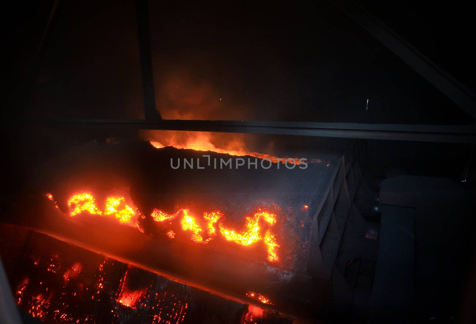 hot ore on conveyor by jordachelr