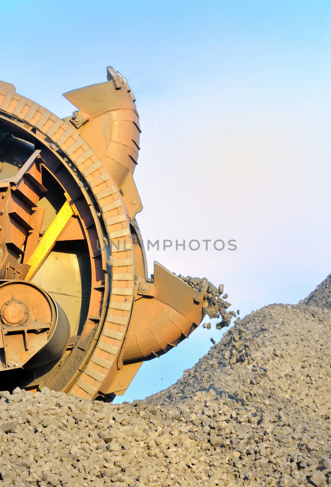 bucket wheel excavator for digging the brown coa