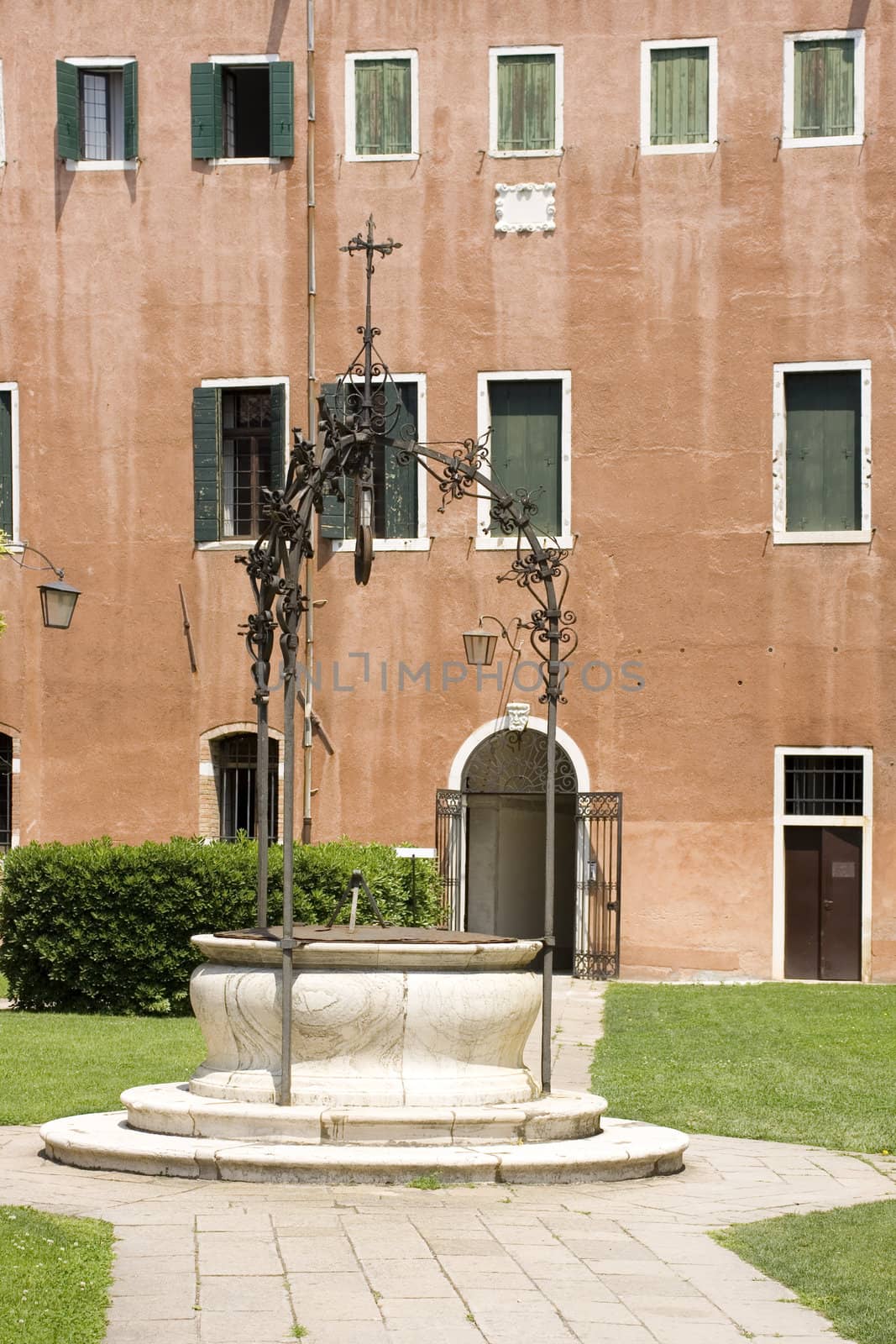 View of a Typical Venice yard