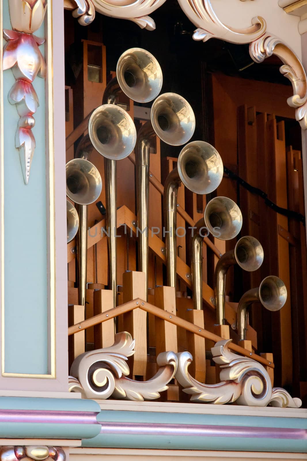 barrel organ close-up