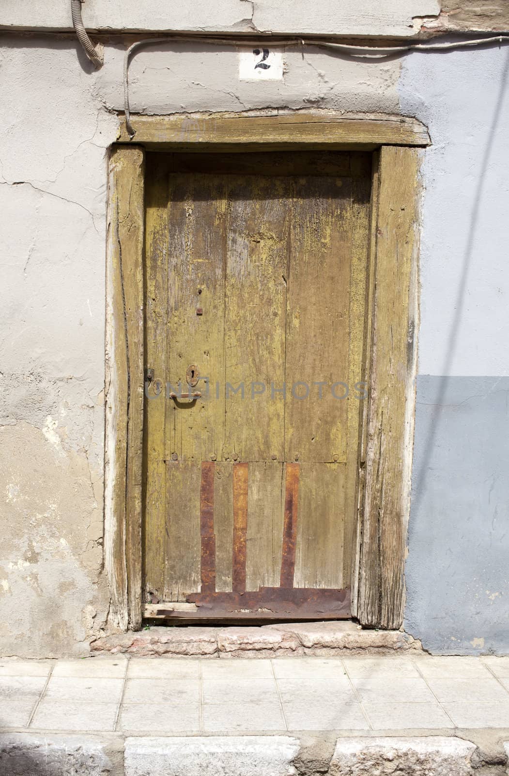 Photo of an Old door in Leon