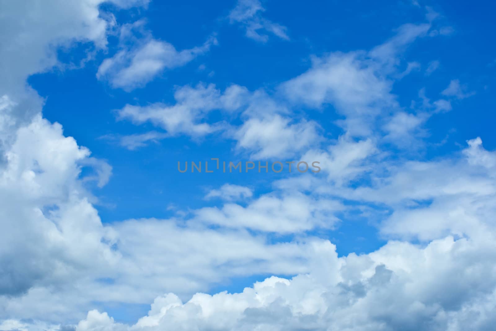 Blue sky by rawich06