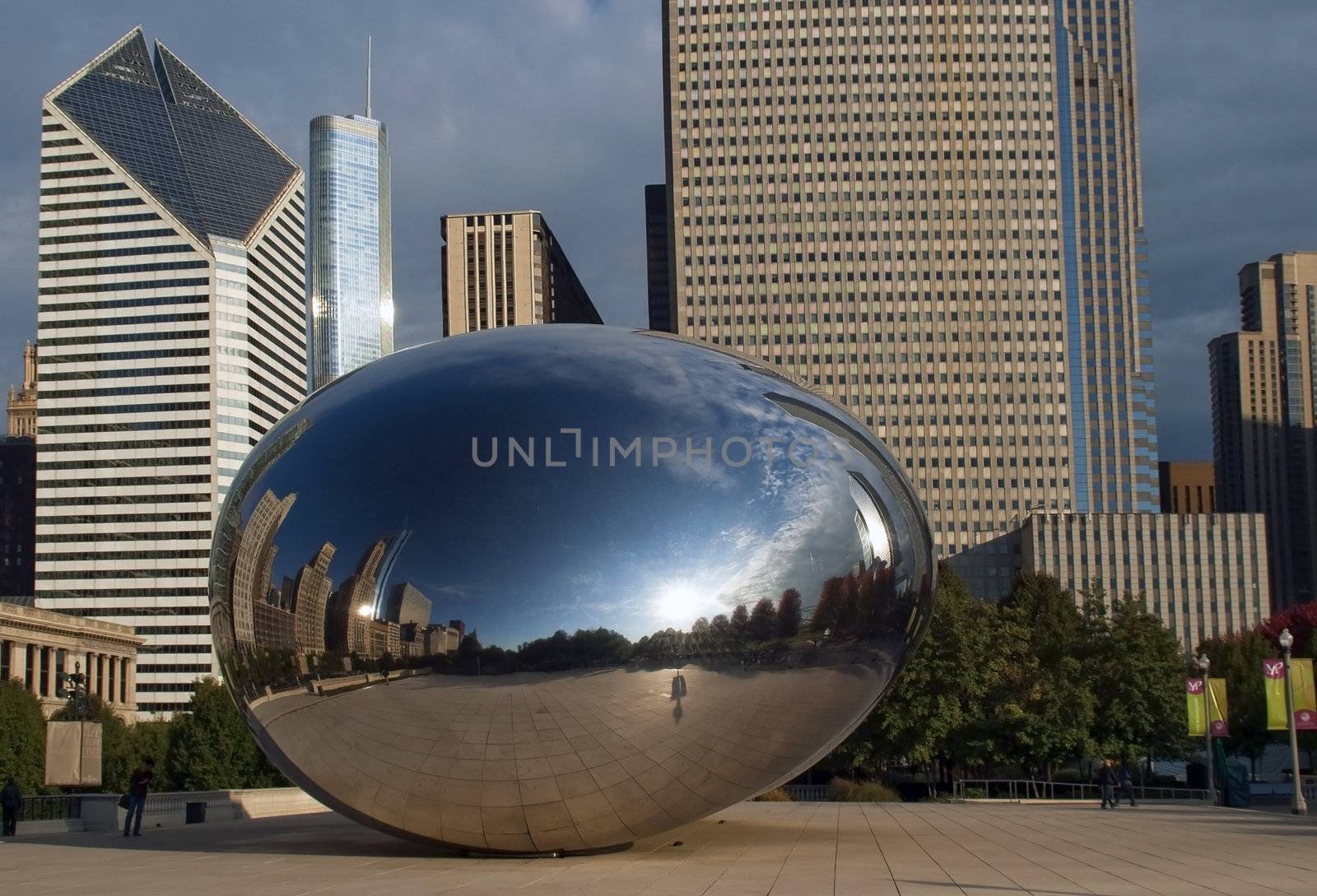 Cloud Gate  in Chicago, Illinois. the is artwork of Anish Kapoor  in Millennium Park