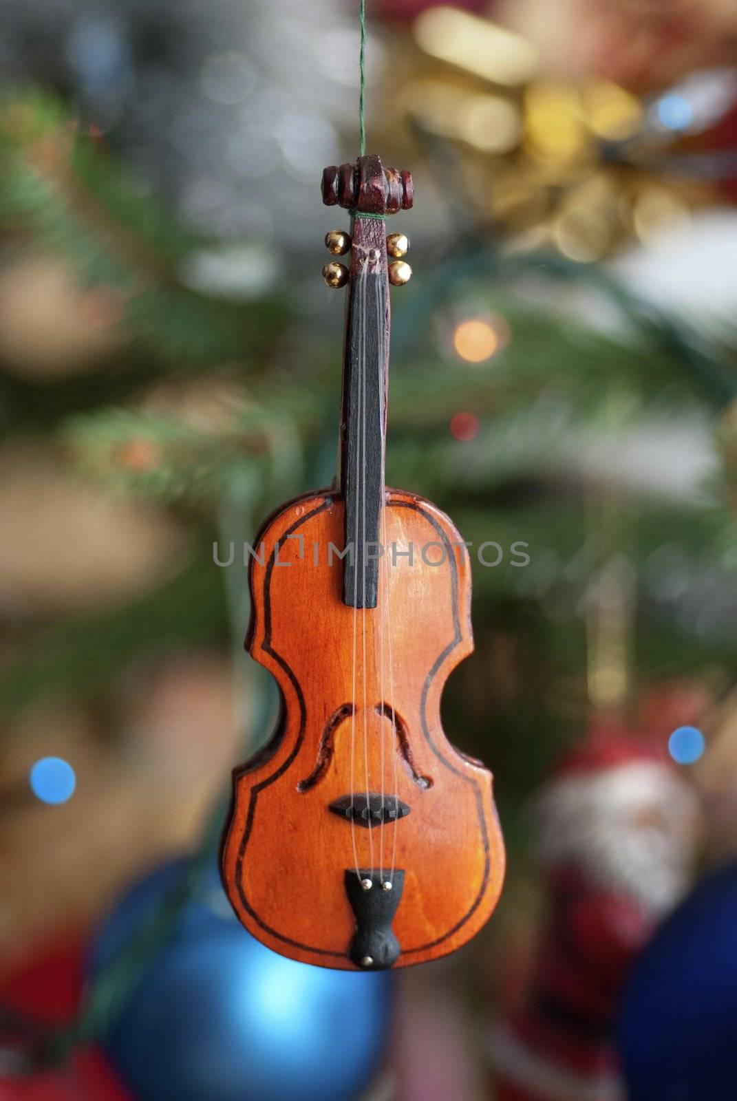 christmas decoration - violin by pikolo
