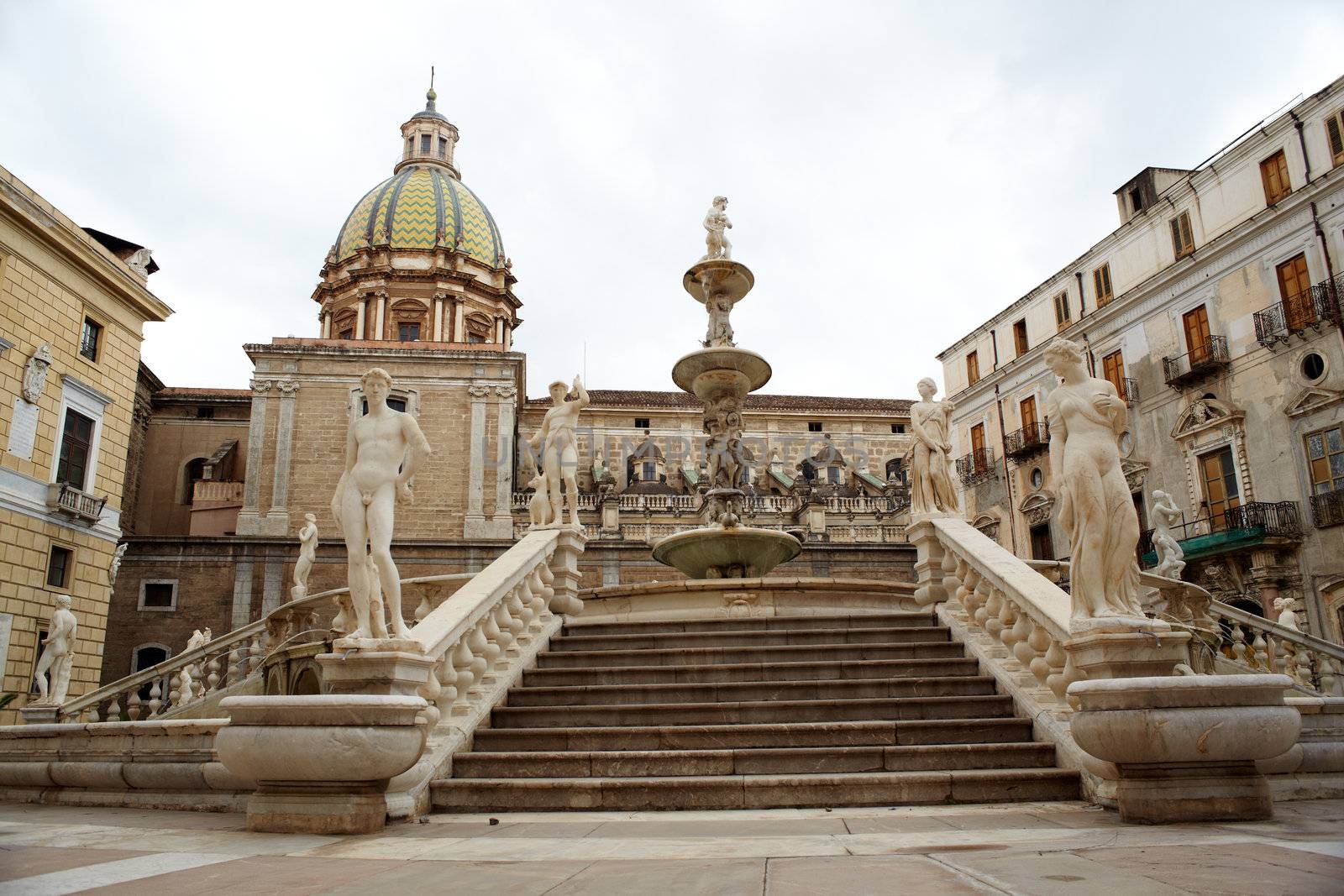 Fontana delle Vergogne in Piazza Pretoria in Palermo, Italy