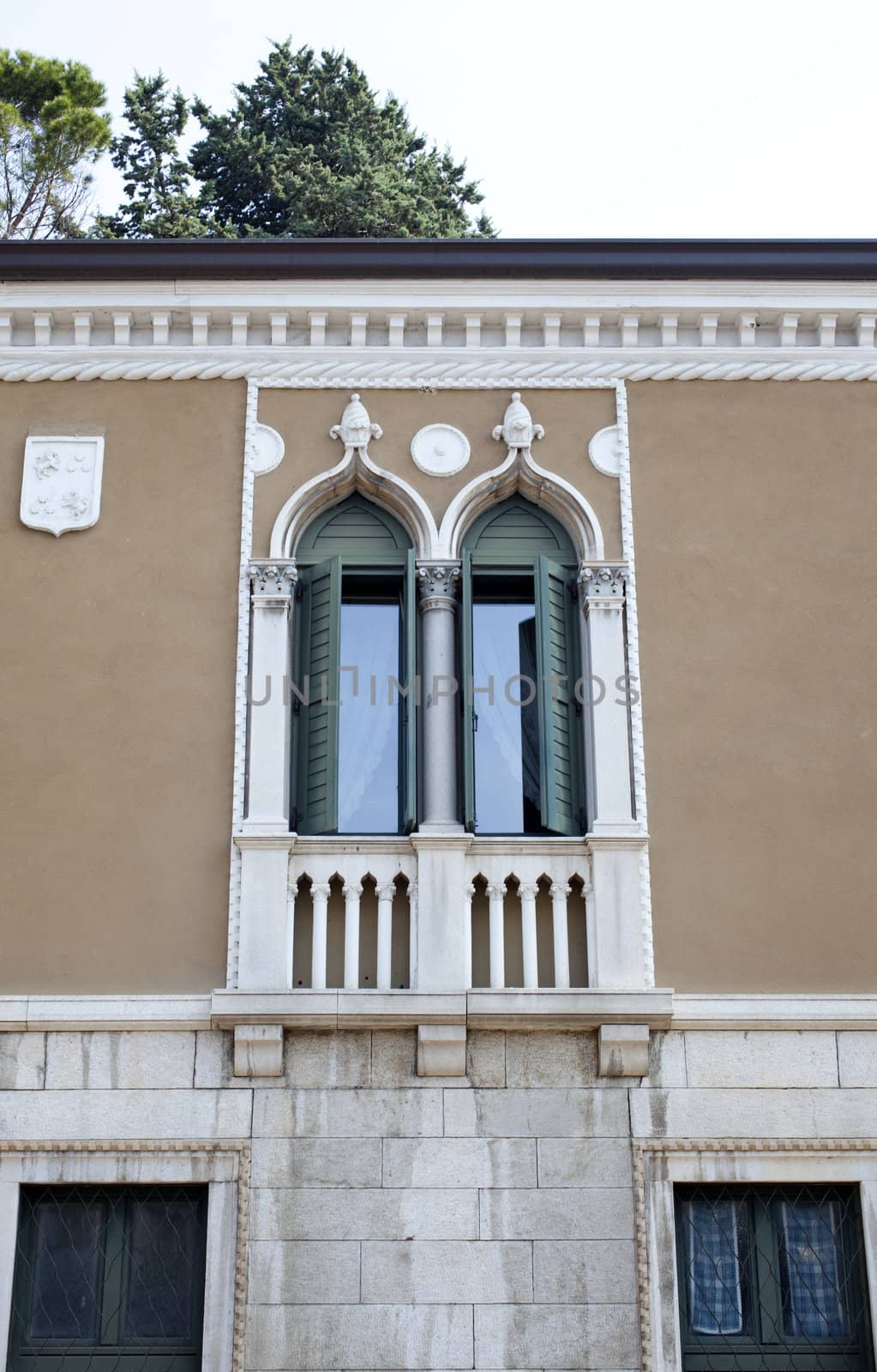 Bifore in a Venetian house, Trieste