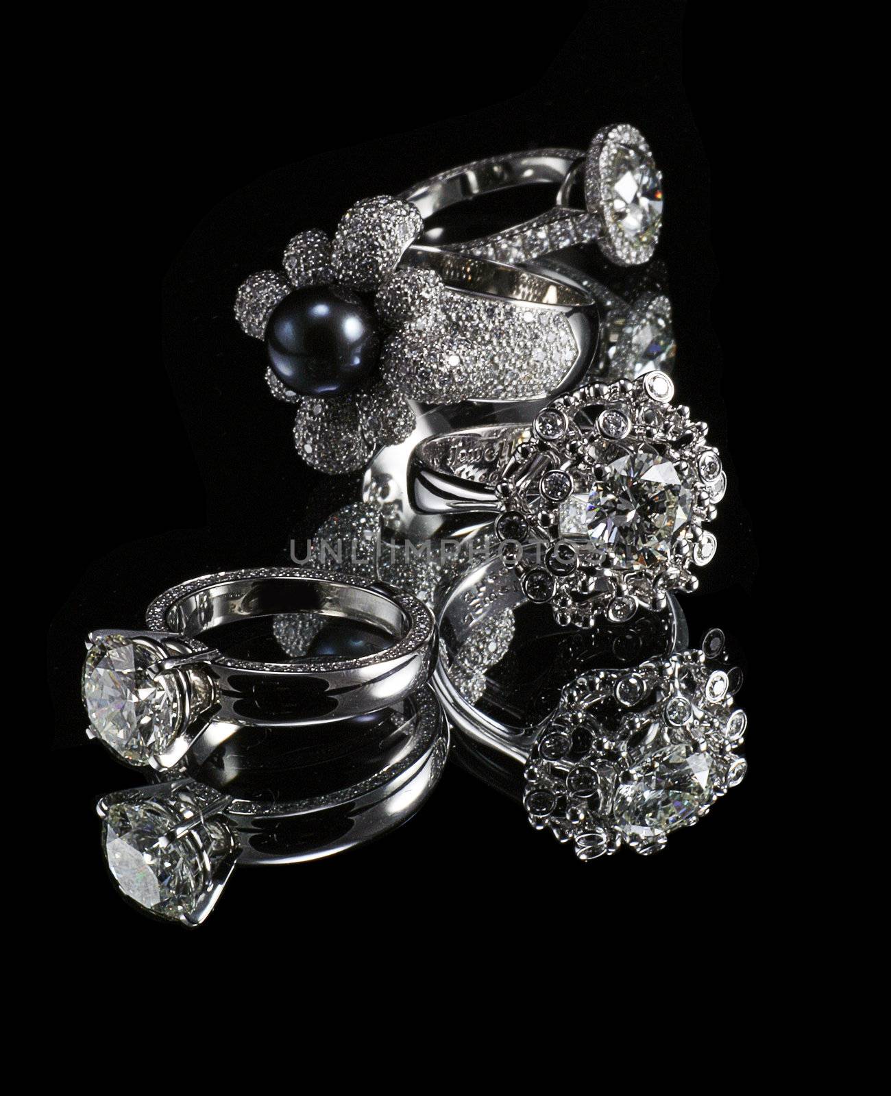 Collectionsof rings with diamond by Rozaliya