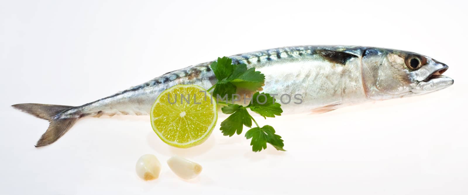 Mullet with garlic and lemon