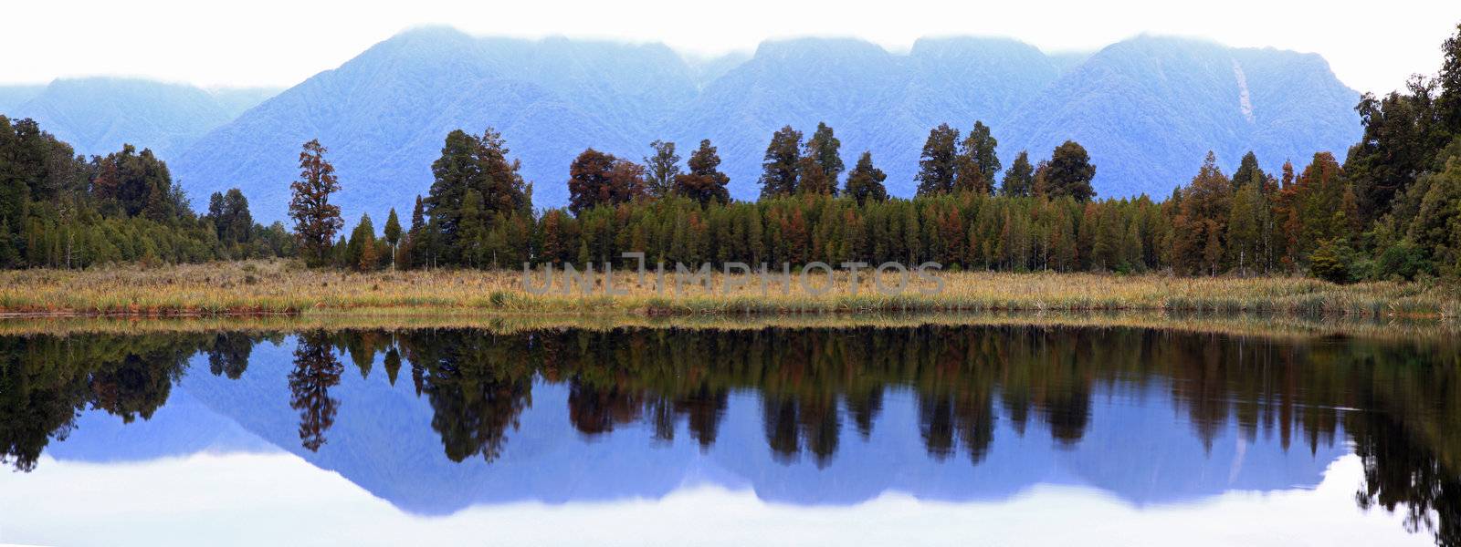 panorama Lake Matheson New Zealand by vichie81