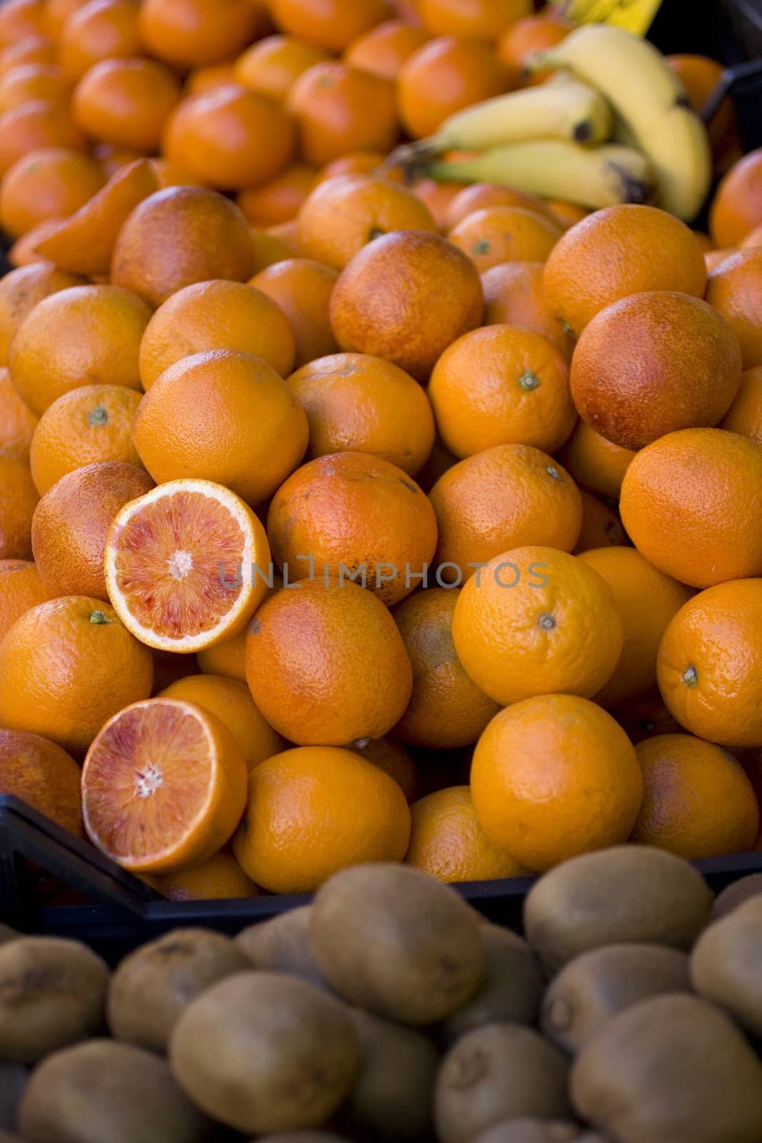 Photo of fresh Oranges and kiwi