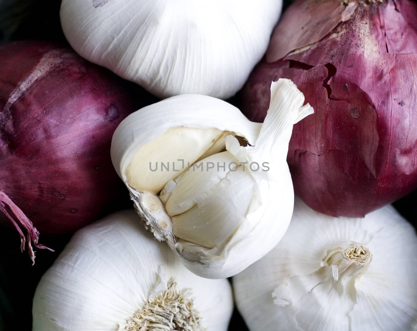 White Garlic and red onion