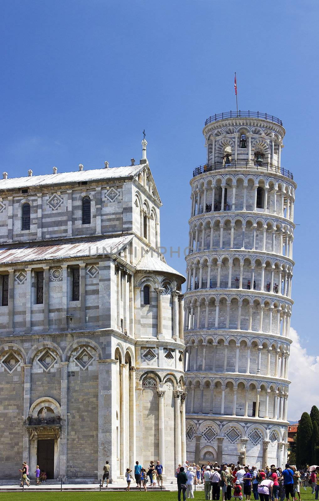 The Leaning Tower of Pisa by miradrozdowski