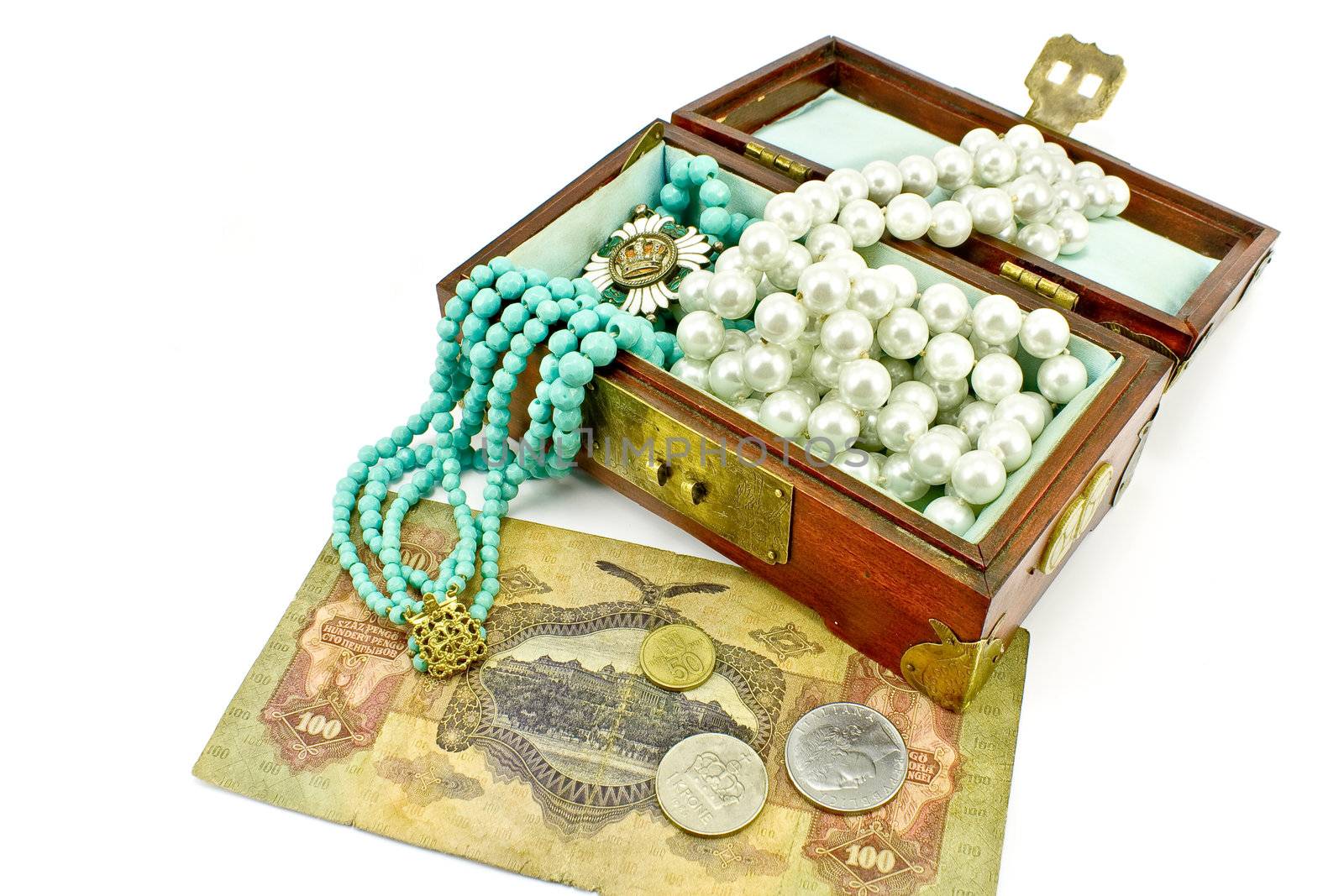 Wooden treasure chest with jewelry and money by gavran333