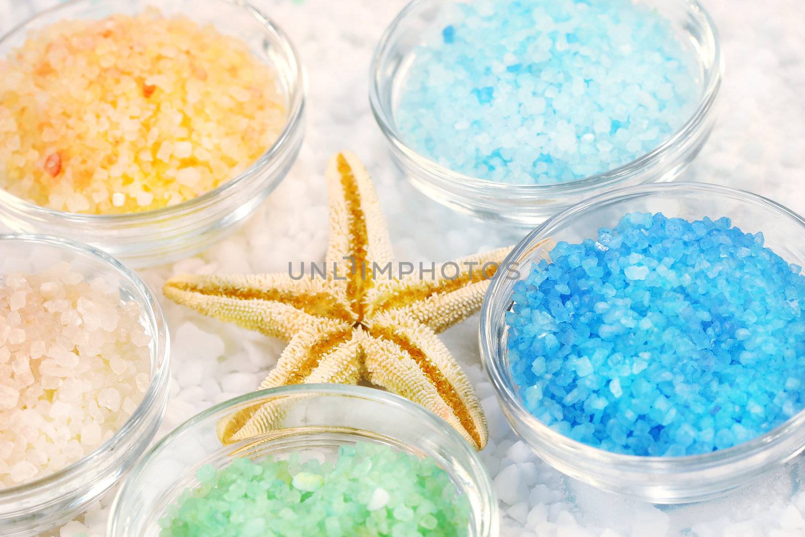 Five colors of bath salt for relaxing bath 