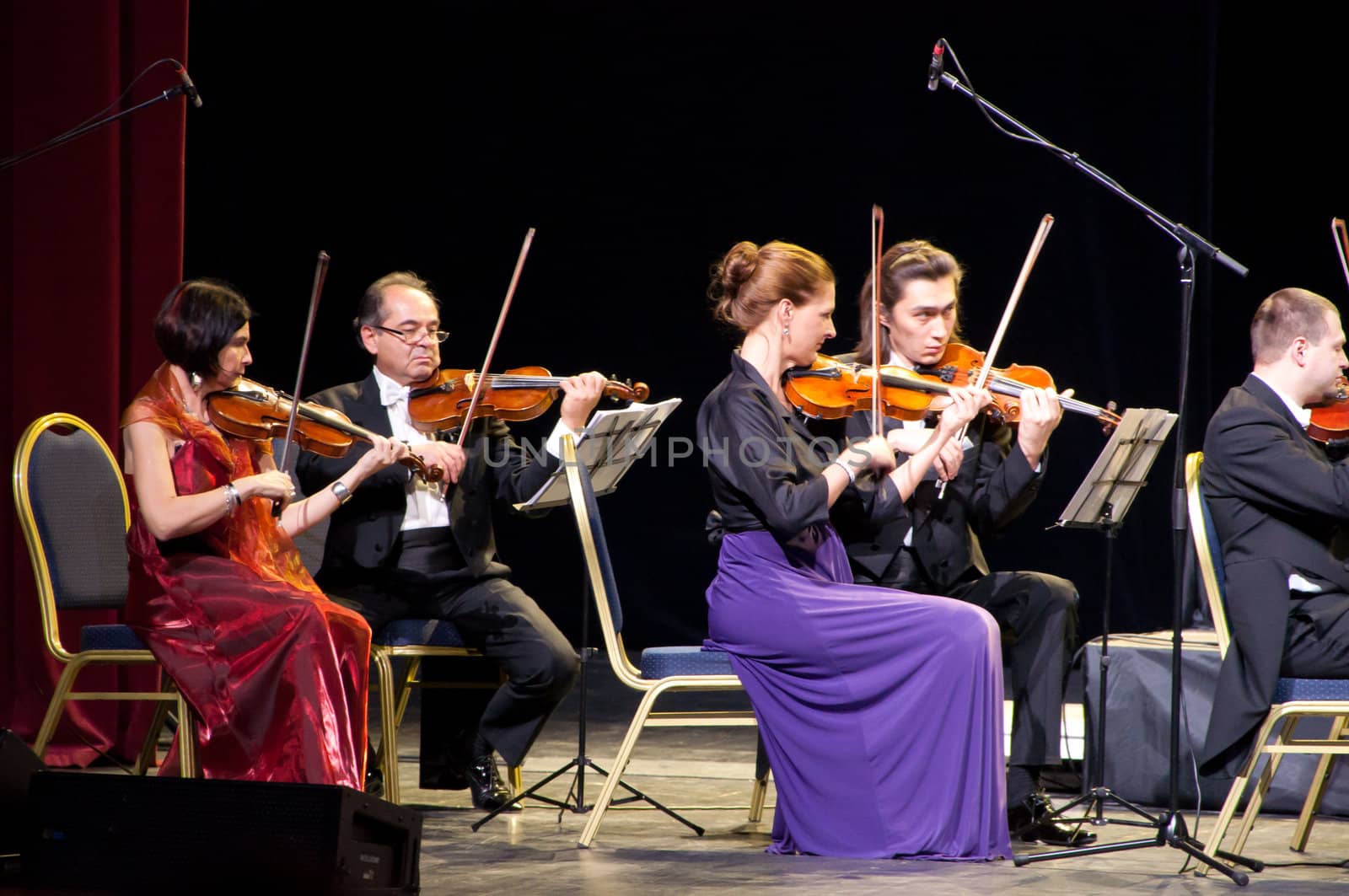 Violinists by nikolaydenisov