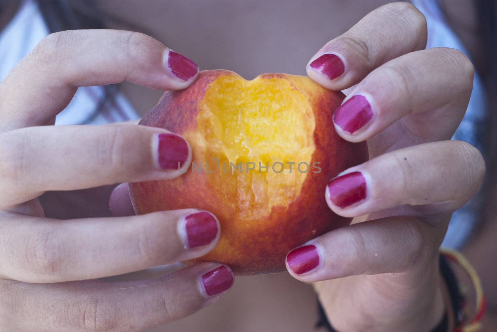 hearth peach shape by gandolfocannatella