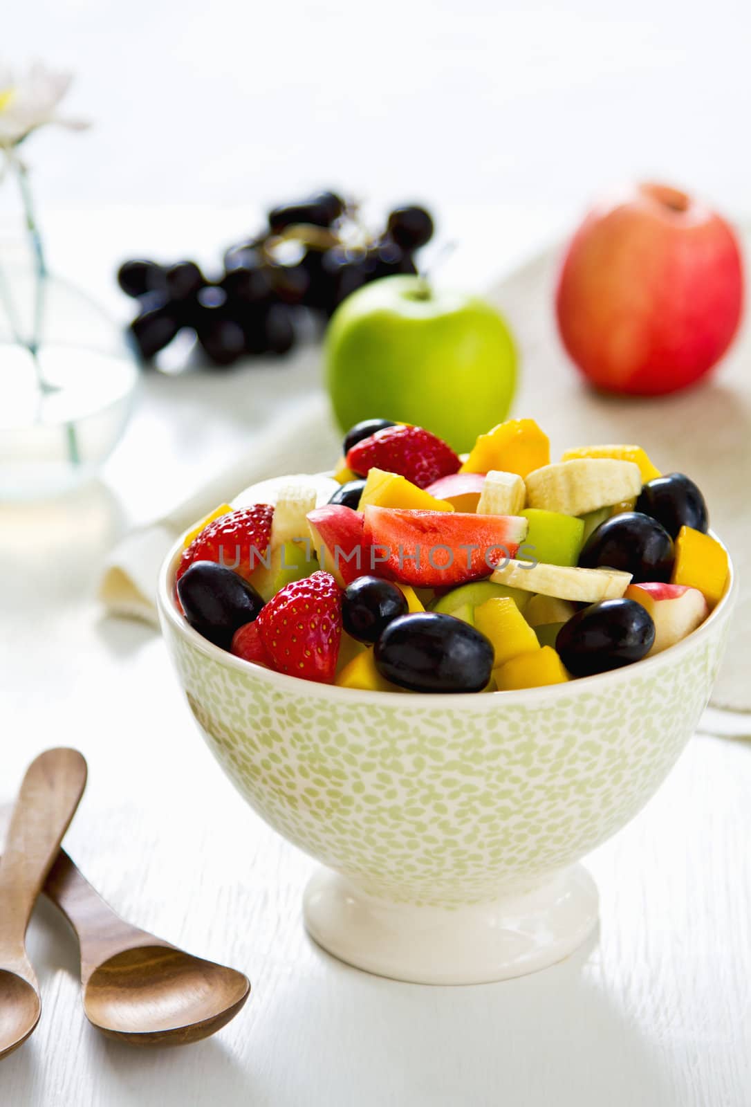 Fruits salad by vanillaechoes