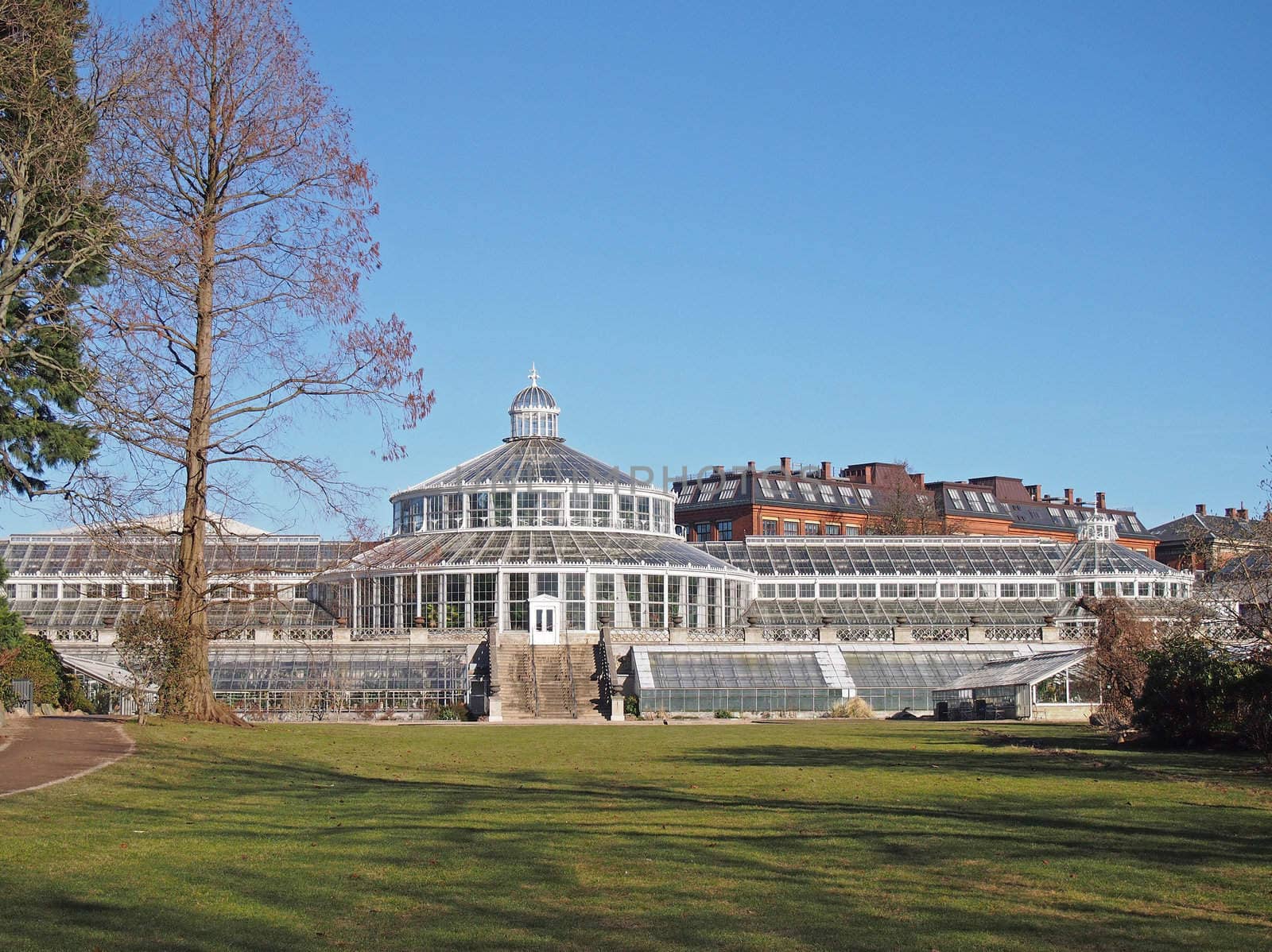 facade of copenhagen's botanical garden