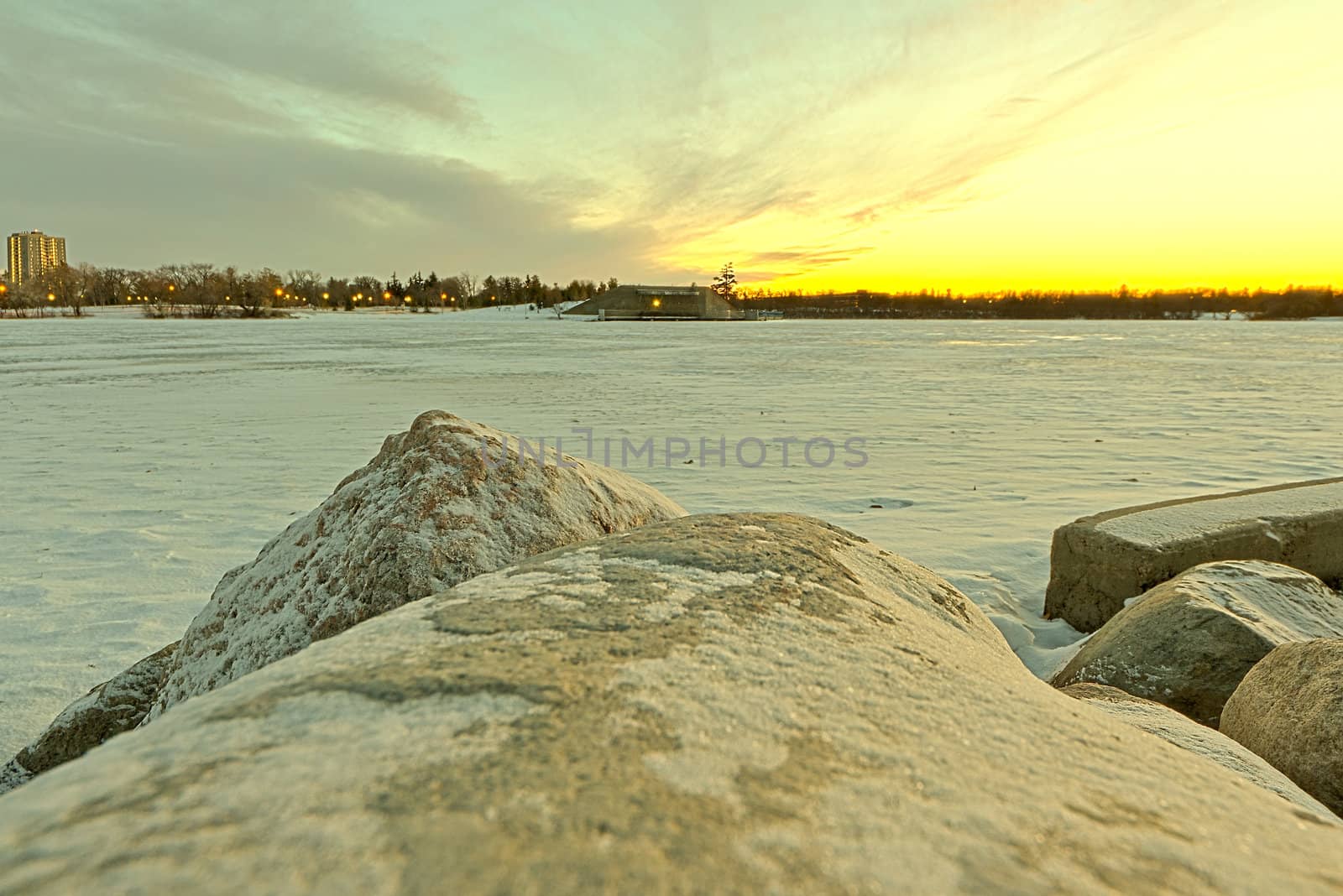 Wascana lake freezing by derejeb