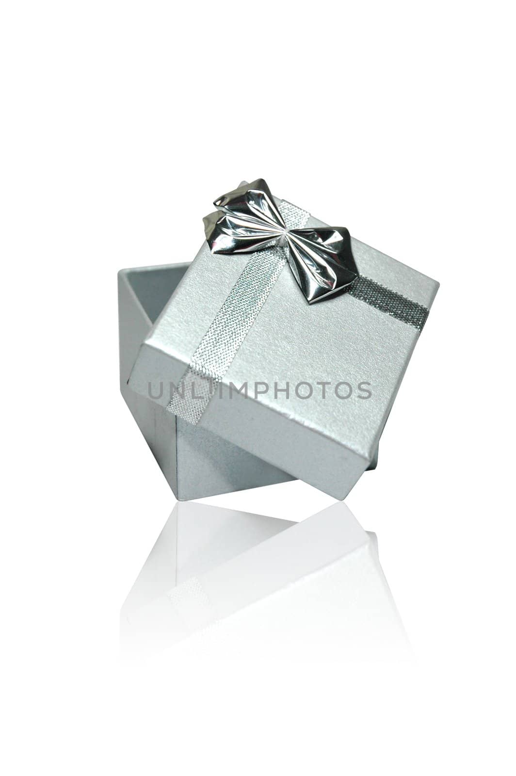Silver gift box with bow with clipping path