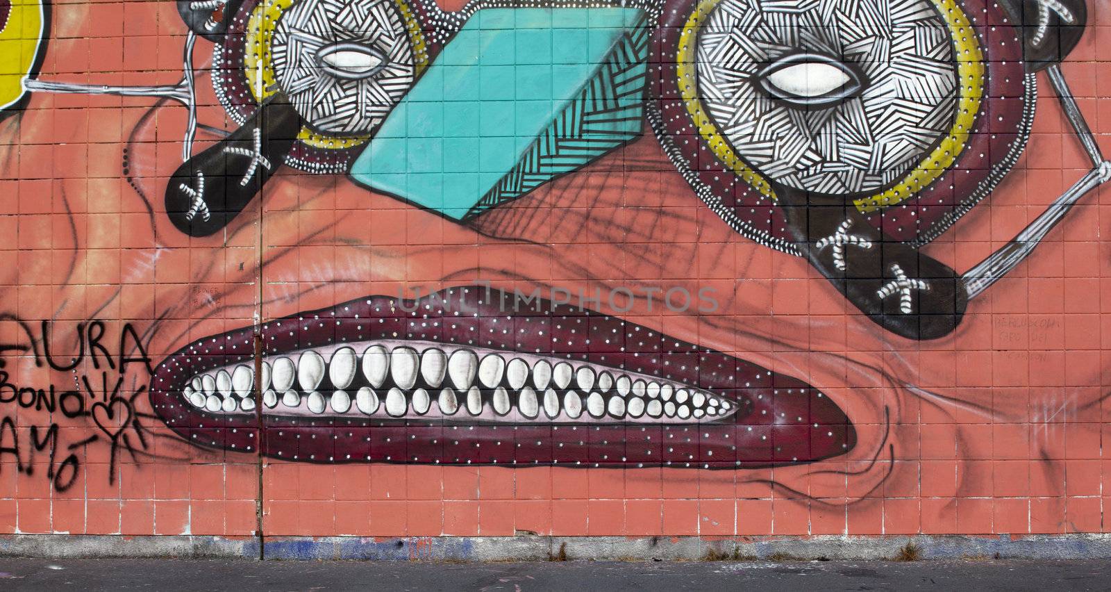 Abstract face, Graffiti on the wall