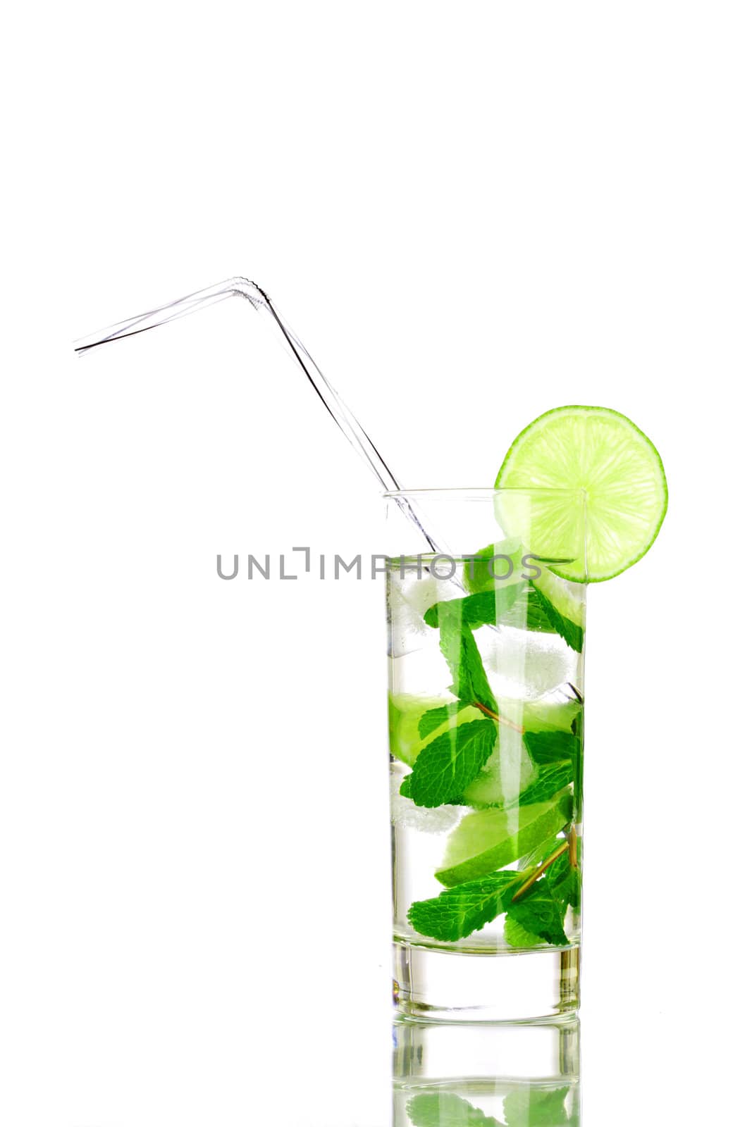  mojito isolated on white close up