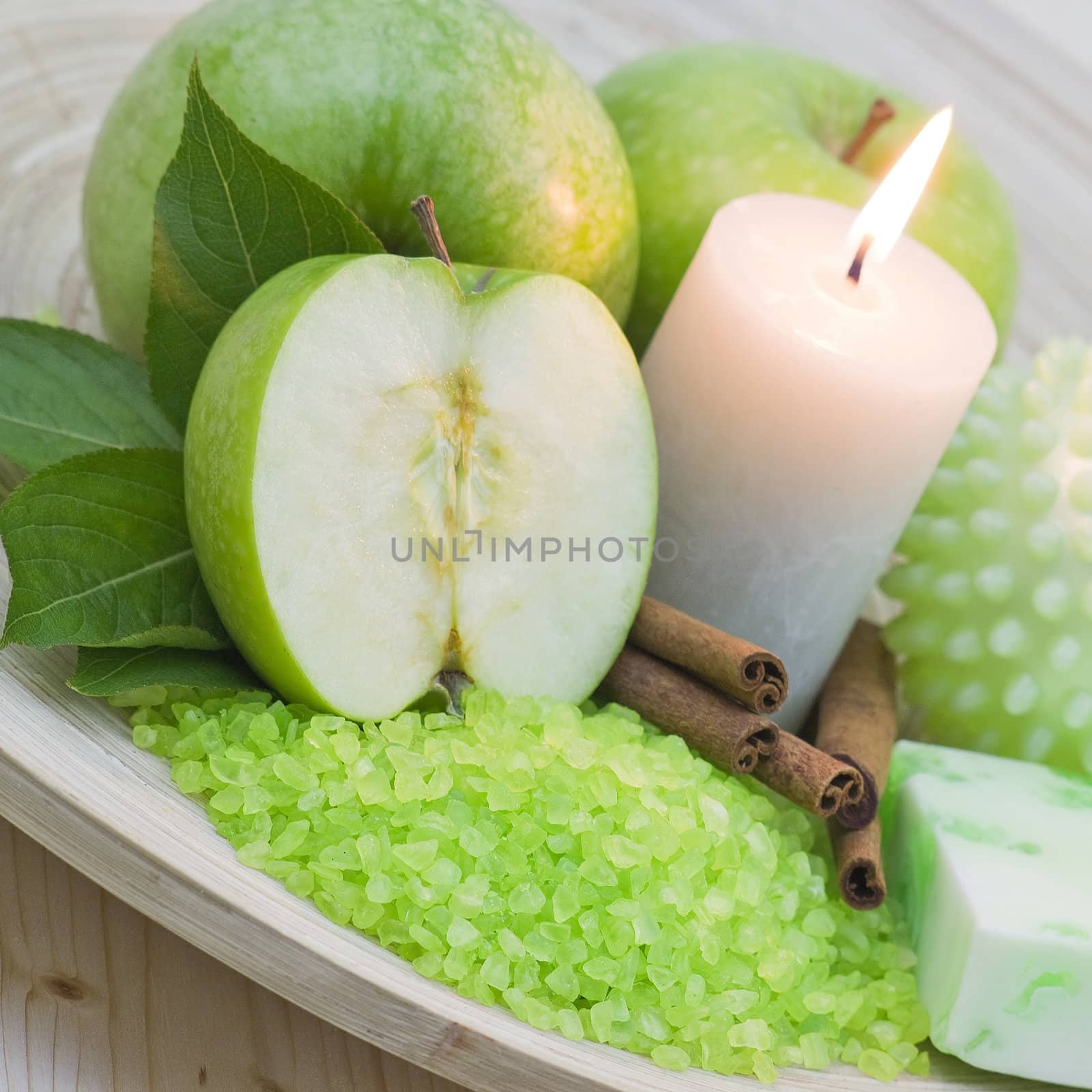 aromatic apple bath - bar of soap, bath salt, fresh apples by miradrozdowski