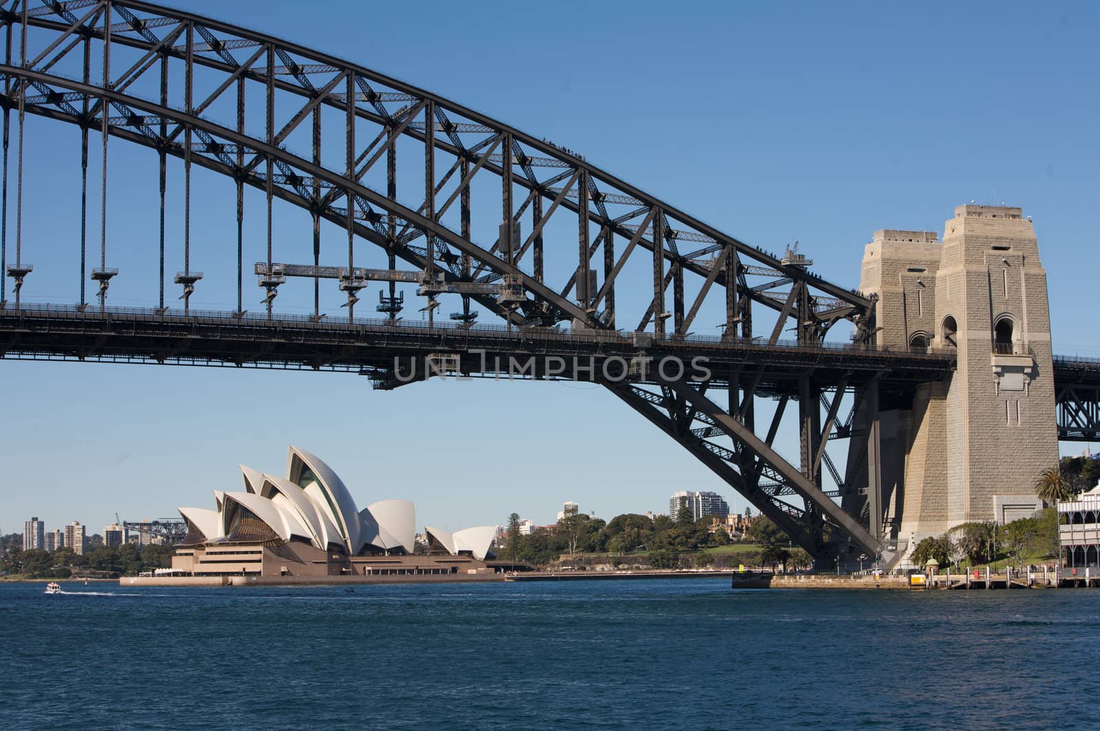 Sydney habour bridge and Opera House