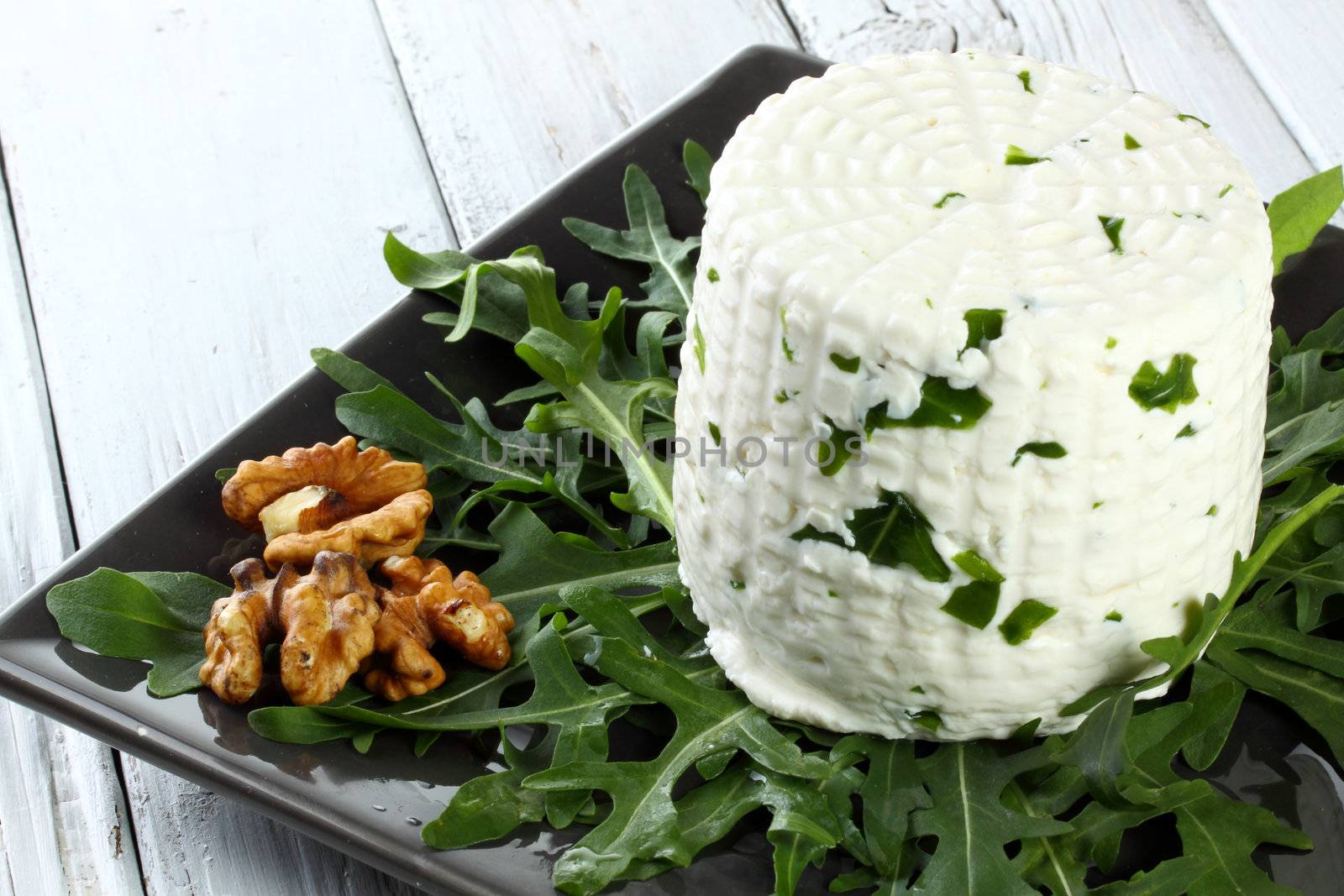 italian goat cheese with arugula and nuts