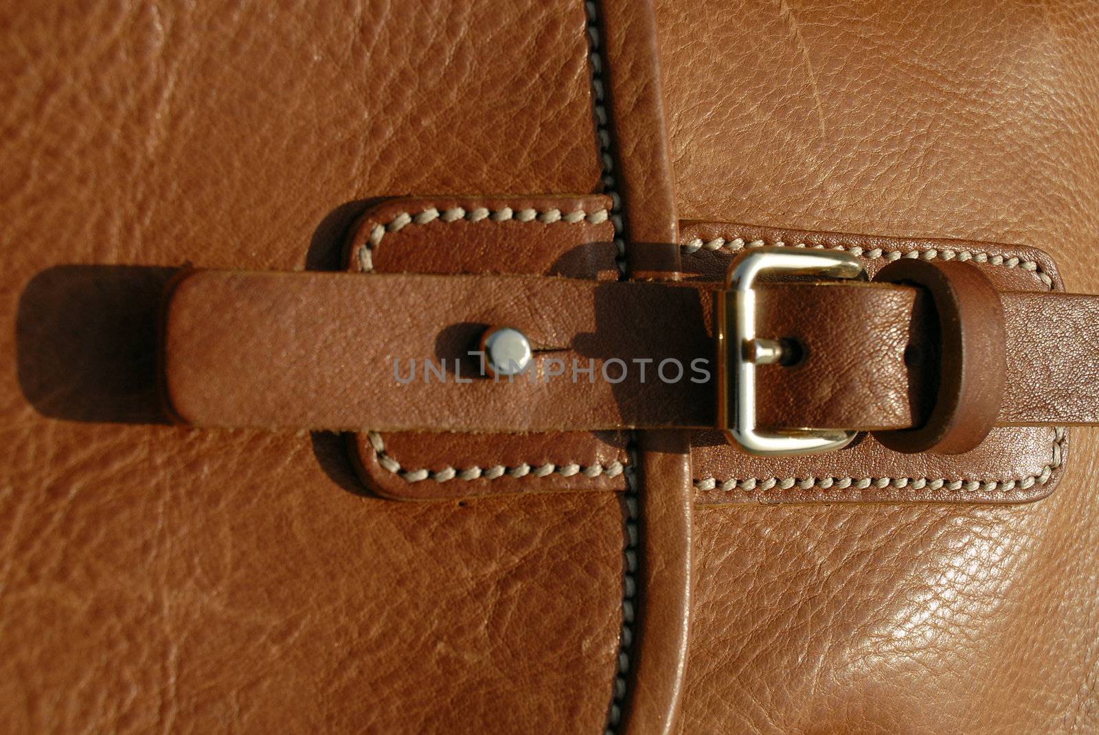 brown leather bag by ventdusud