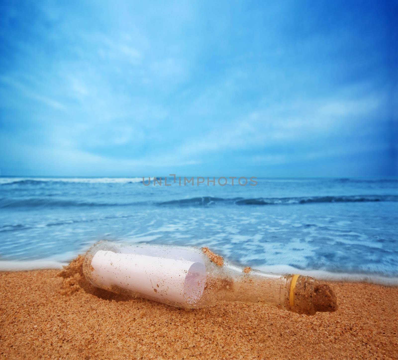 Message in the bottle by photocreo