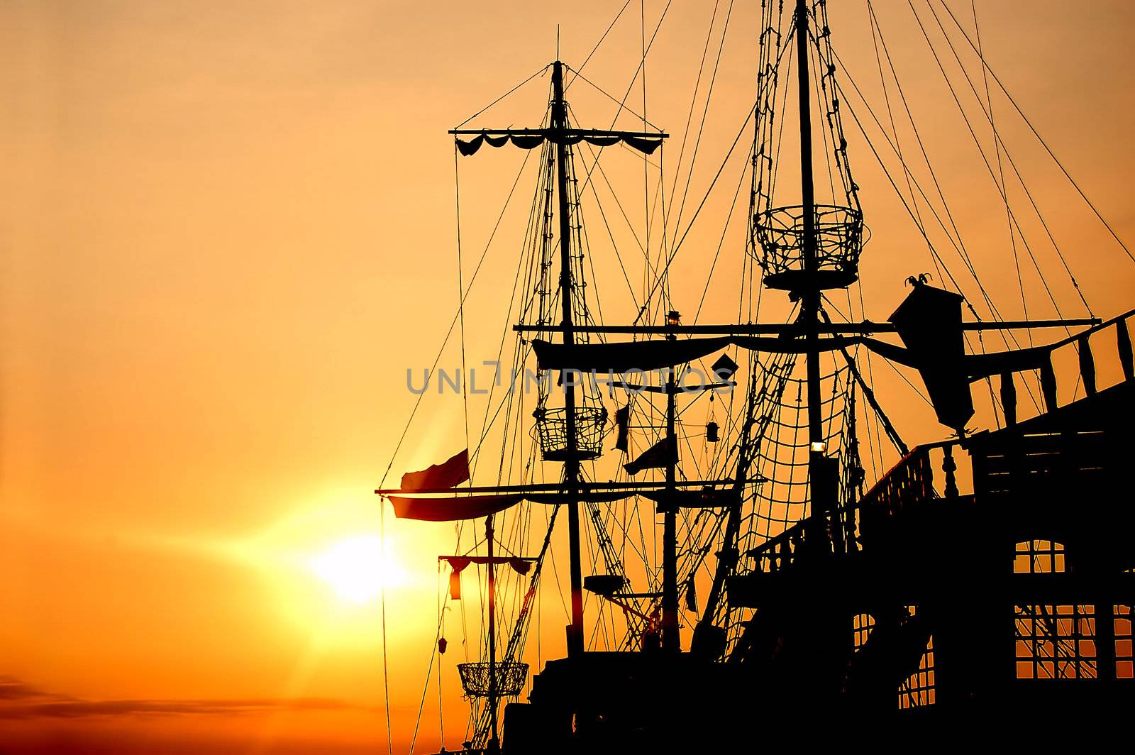 Pirate ship by photocreo