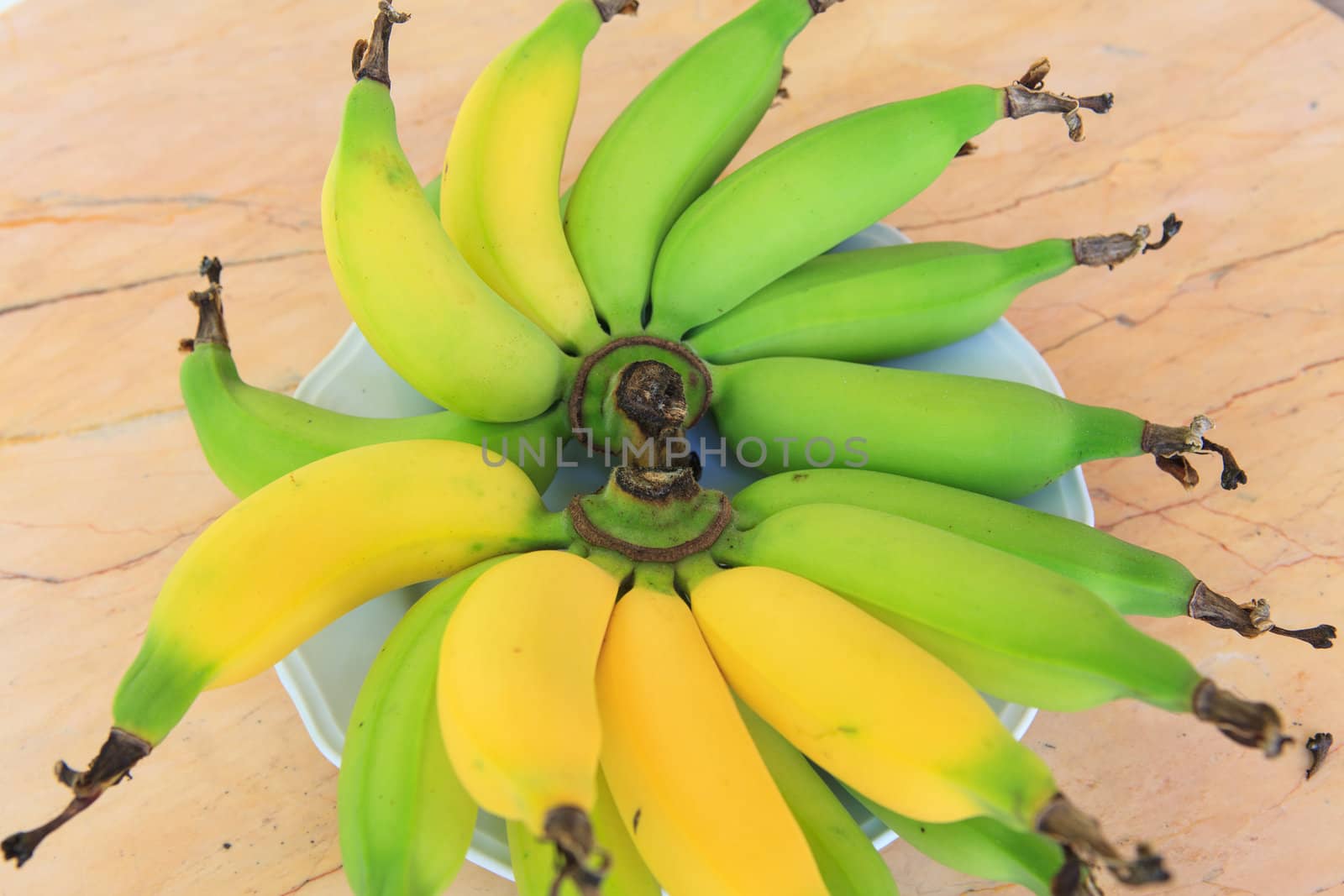 Fresh Bananas by thanomphong