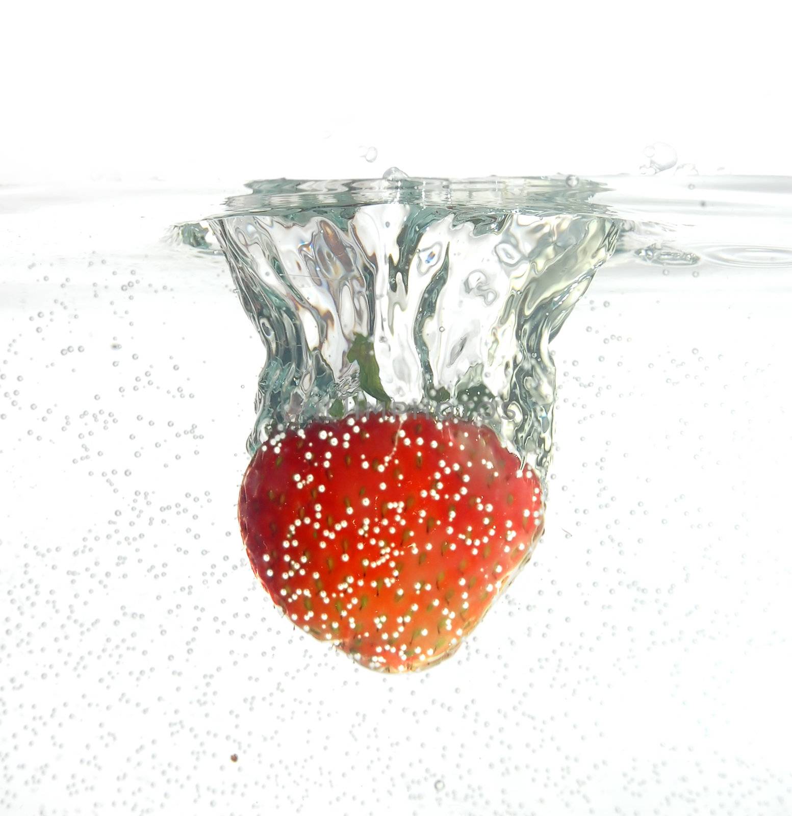 Strawberry in water by photocreo