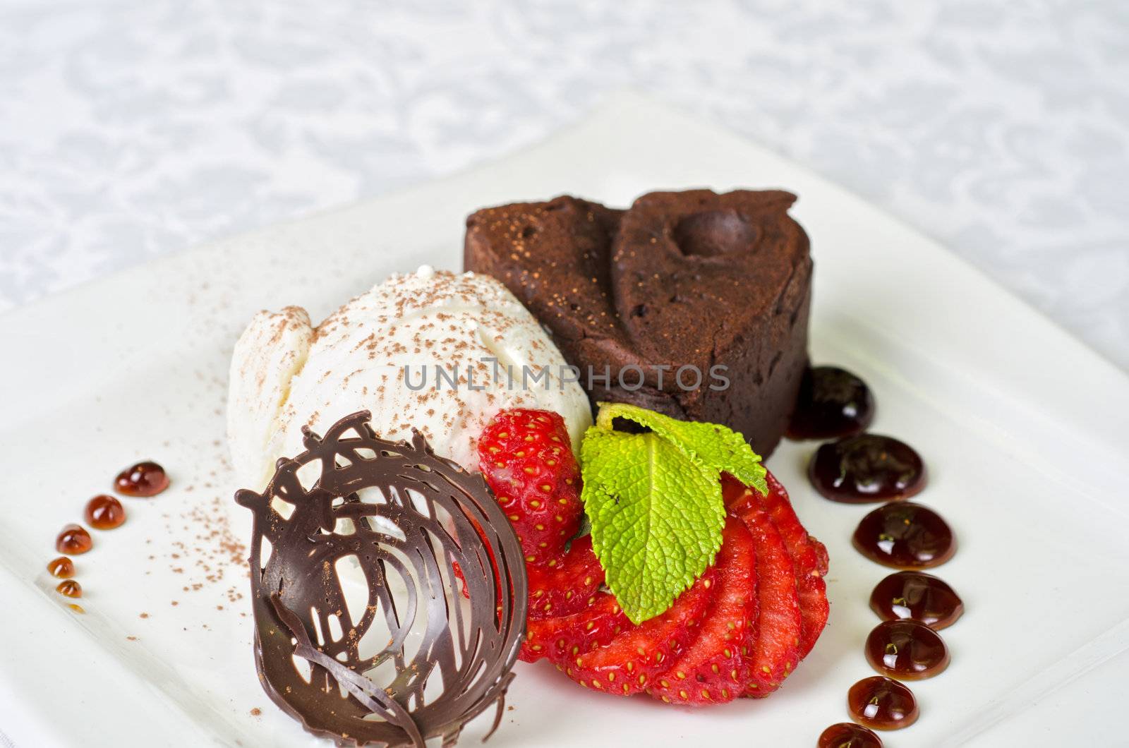 Chocolate flan with strawberries and chocolate, a wonderful dessert