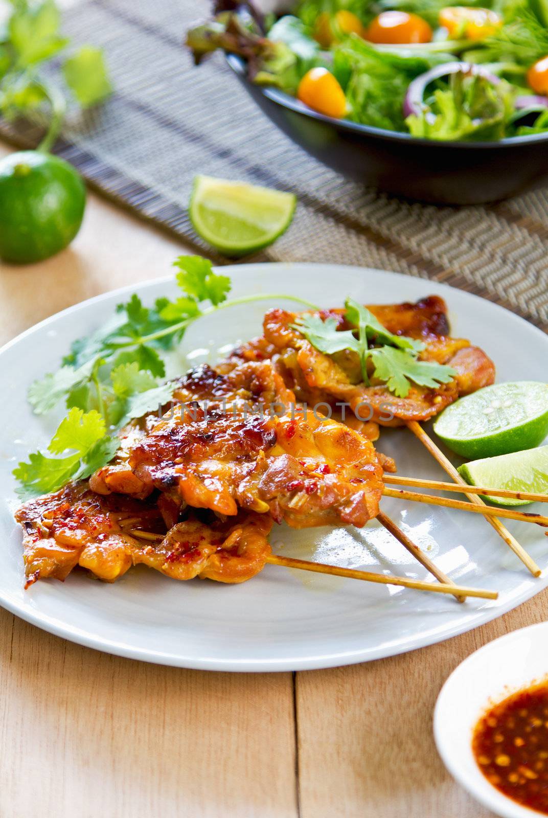 Grilled chicken with Thai 's chili sauce and salad